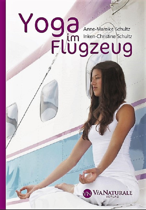 Yoga im Flugzeug von Schultz&Schultz